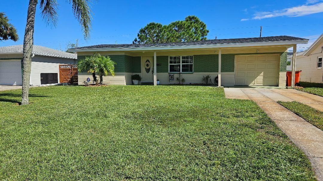 Property Photo:  5261 97th Way N  FL 33708 