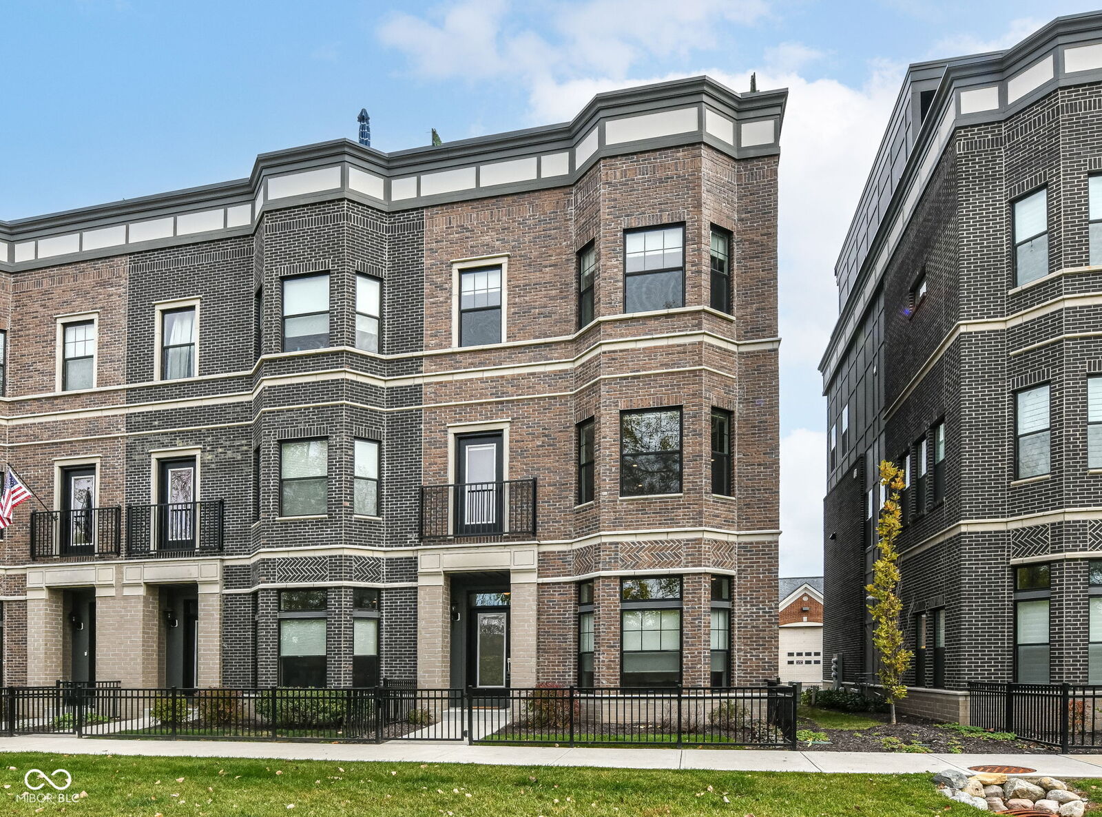 Property Photo:  946 Berkhamsted Lane  IN 46032 