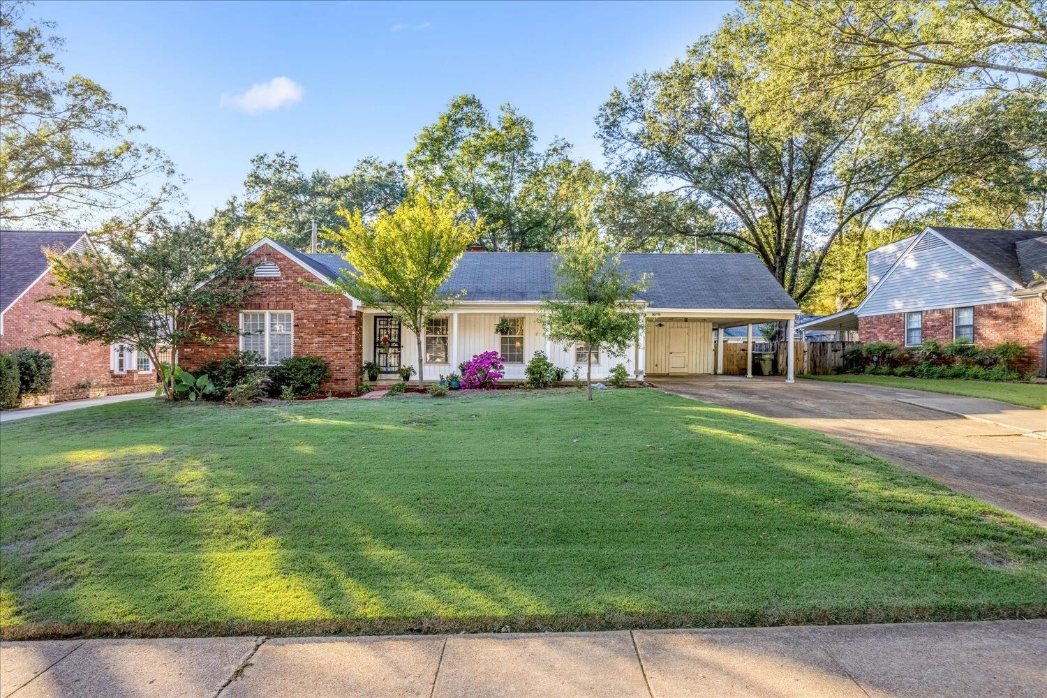 Property Photo:  1619 W Crestwood Dr  TN 38119 