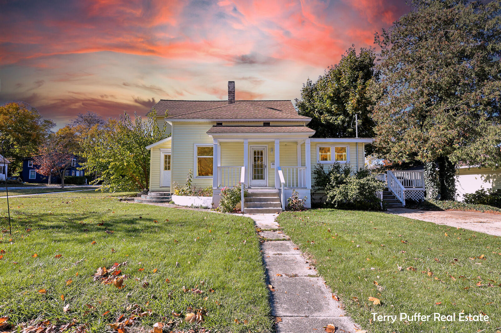 Property Photo:  216 E Jefferson Street  MI 49420 