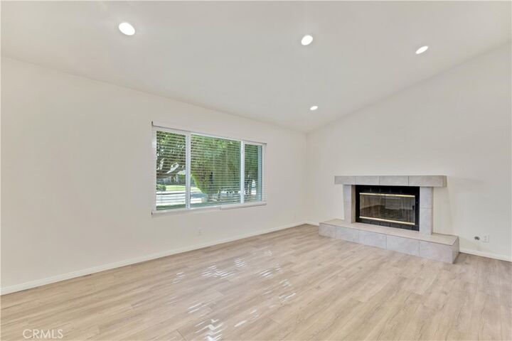 Property Photo:  22055 Ballinger Street  CA 91311 