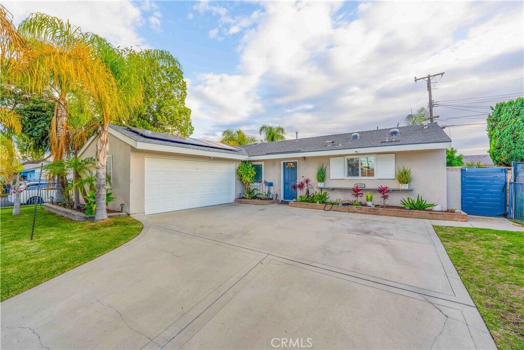 Property Photo: 5930 Los Nietos Street CA 90620