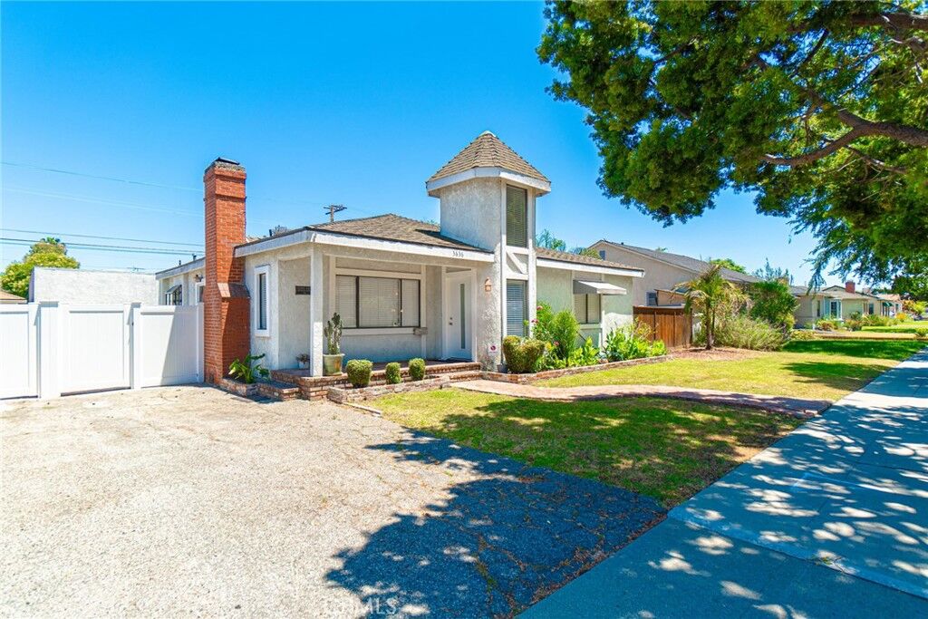 Property Photo:  3636 Gardenia Avenue  CA 90807