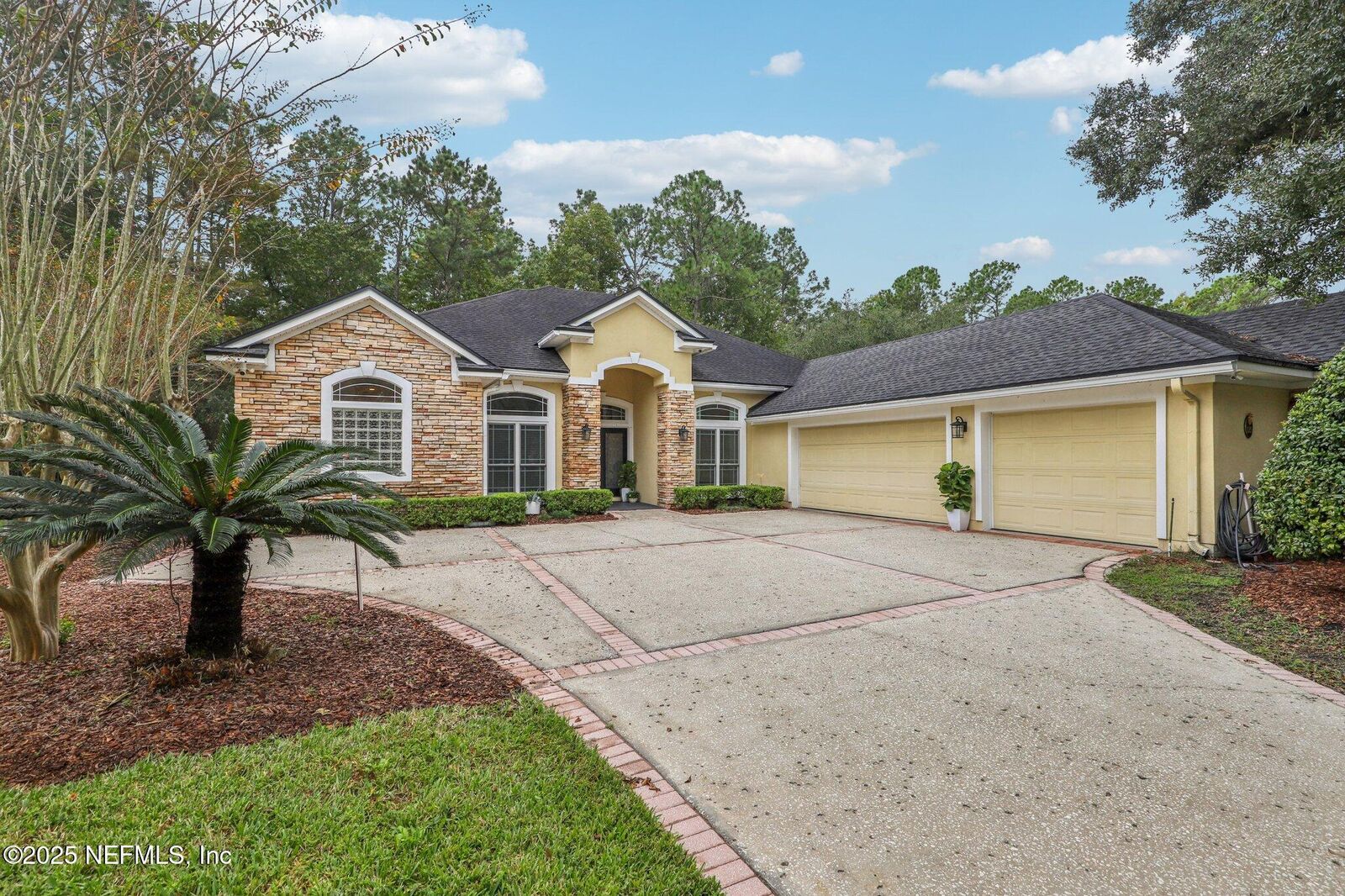 Property Photo:  125 Pinehurst Pointe Drive  FL 32092 