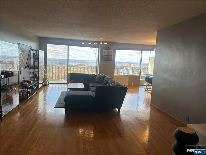 Property Photo:  1530 Palisade Avenue 26E  NJ 07024 