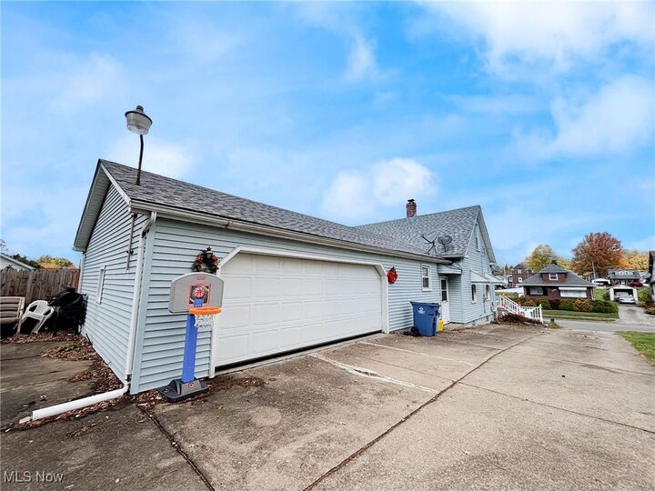 Property Photo:  469 Devitt Avenue  OH 44405 