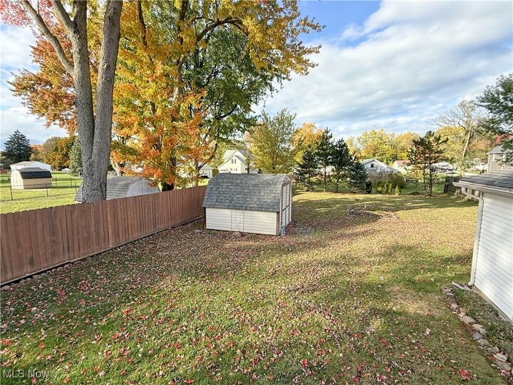 Property Photo: 1109 E 18th Street OH 44004