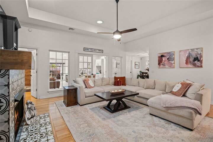 Property Photo: 3106 SW Orchard AR 72712