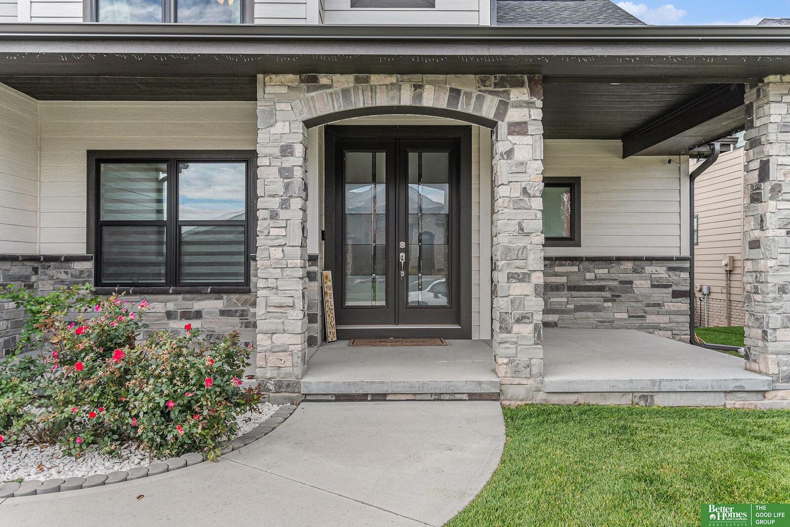 Property Photo: 3319 Robyn Ridge Road NE 68025