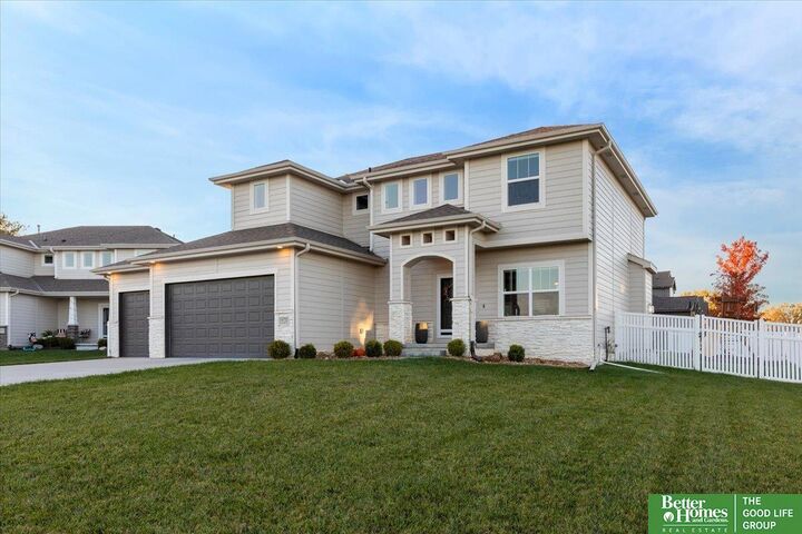 Property Photo:  19752 Greenleaf Circle  NE 68028 