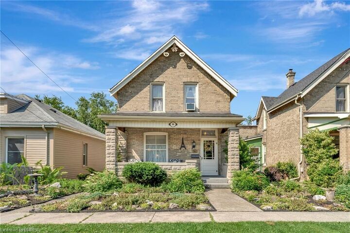 Property Photo:  96 Walnut Street  ON N3L 2J7