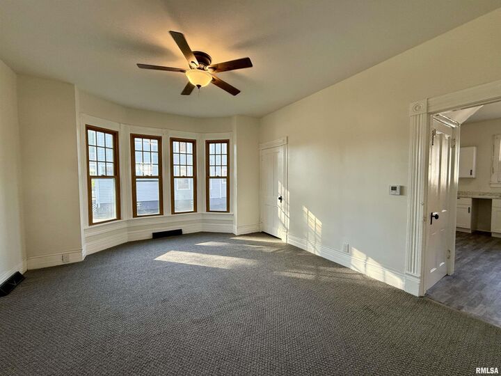 Property Photo: 1150 Bateman Street IL 61401