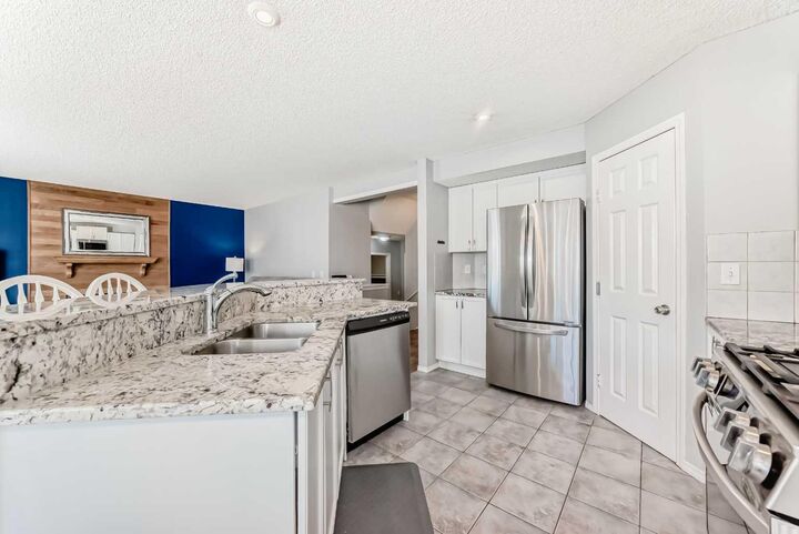 Photo de la propriété:  344 Copperfield Boulevard SE  AB T2Z 4R6