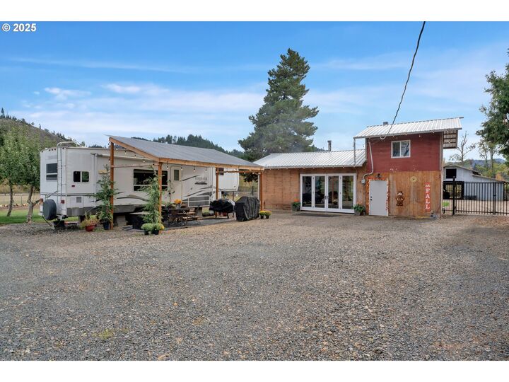 Property Photo:  30306 Camas Swale Rd  OR 97426