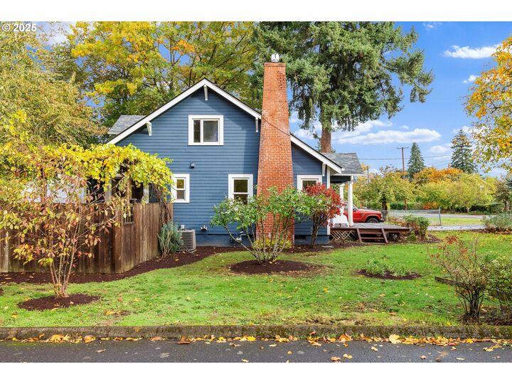 Property Photo: 5435 NE Skidmore St OR 97218