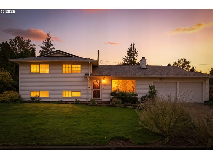 Property Photo: 2555 NE 146th Dr OR 97230