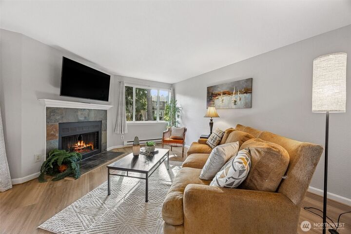 Property Photo: 23816 12th Place S 406 WA 98198