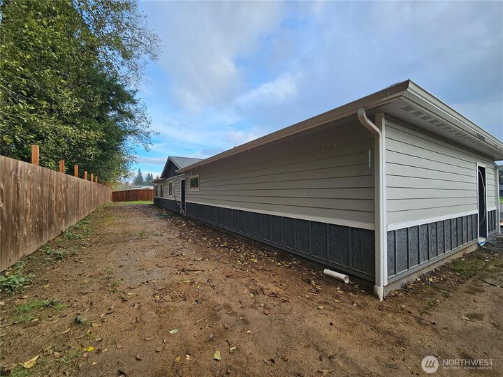 Property Photo:  16  Pebble Creek Court  WA 98541 