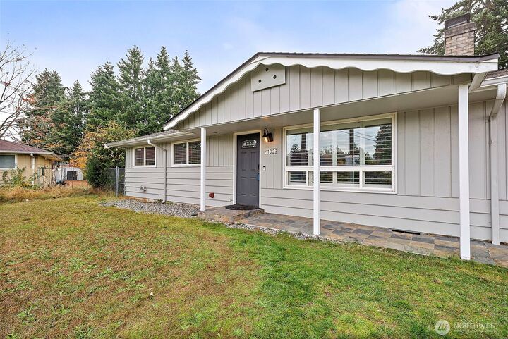 Property Photo: 1023 139th Street E WA 98445
