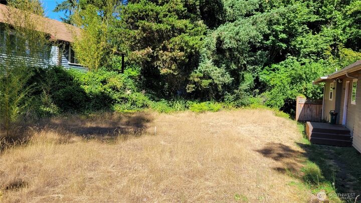 Property Photo:  11744  35th Avenue NE  WA 98125