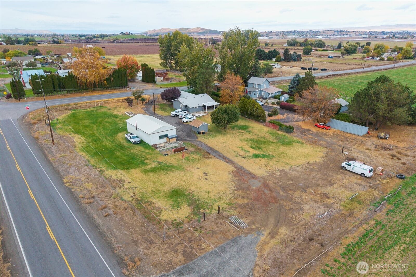 Property Photo:  4200  Sunnyside Mabton Rd  WA 98944 