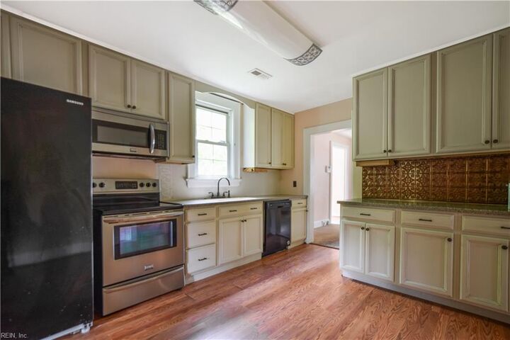 Property Photo:  715 Vermont Ave  VA 23707 