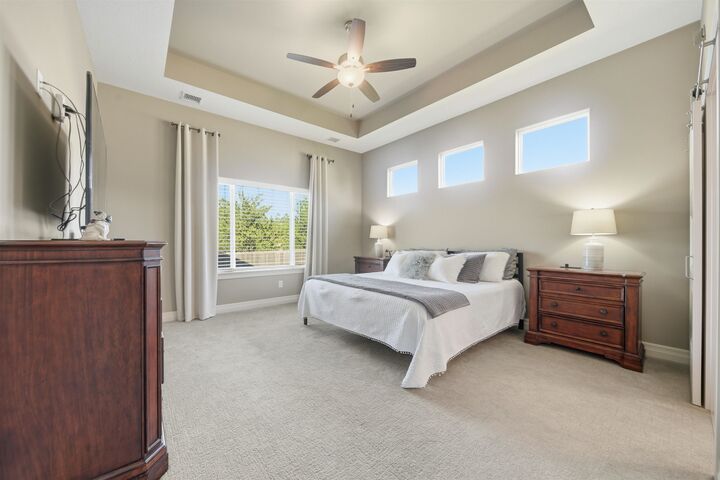 Property Photo: 6228 N Venice Ct KS 67205