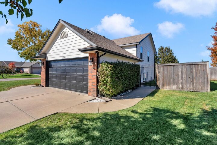 Property Photo: 12210 E Ayesbury Ct KS 67226