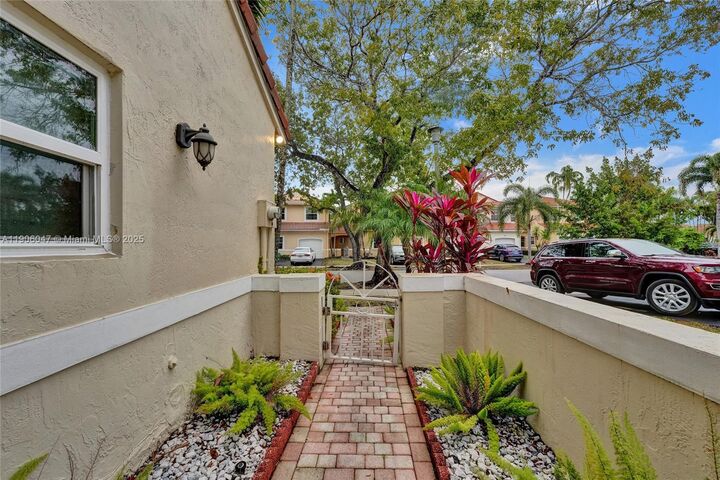 Property Photo: 18060 SW 11th Ct FL 33029