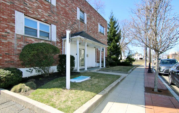 43 Crescent Street Apt 11  Stamford CT 06906 photo