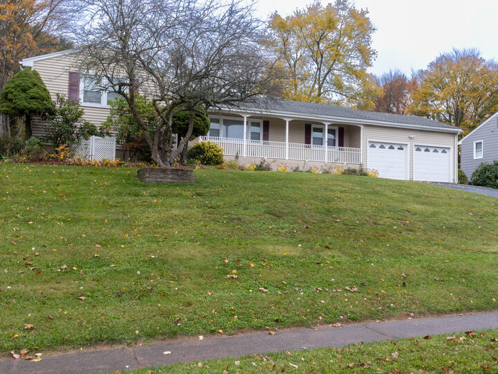 Property Photo:  76 Syracuse Drive  CT 06108 