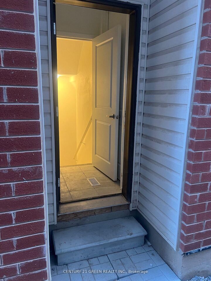 Property Photo: 1713 Whitlock Avenue Basement ON L9E 2A4