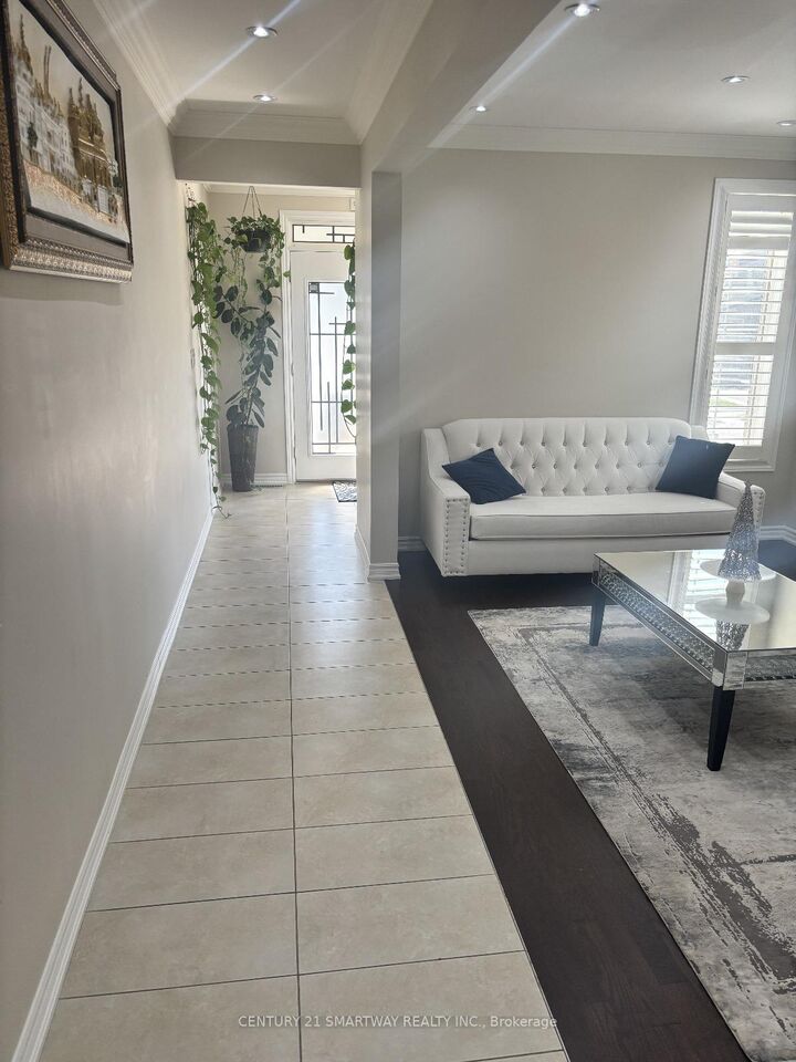 Property Photo:  25 Bucksaw Street  ON L7A 0G4 