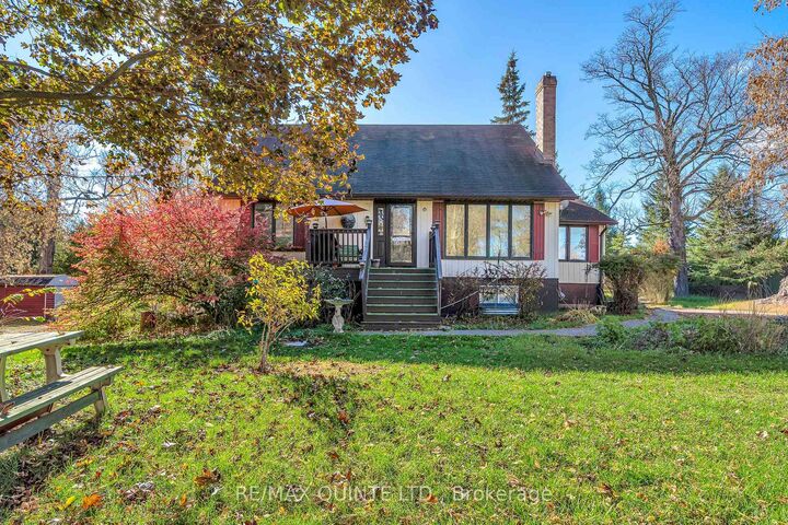 Property Photo:  144 Wellington Street  ON K0K 2K0 