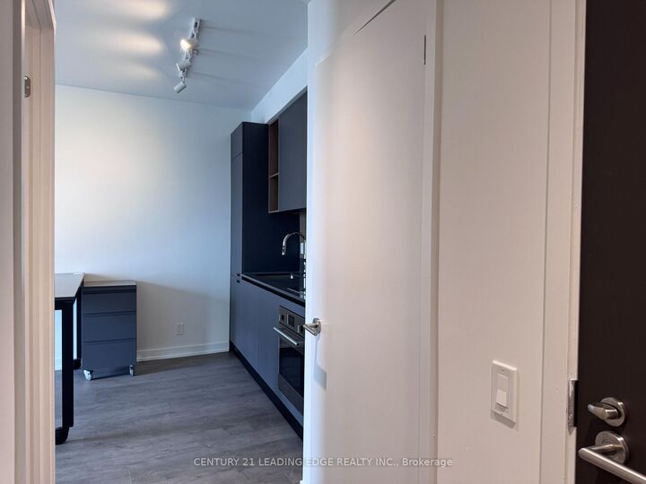 Property Photo: 39 Mary Street 1606 ON L4N 1S9