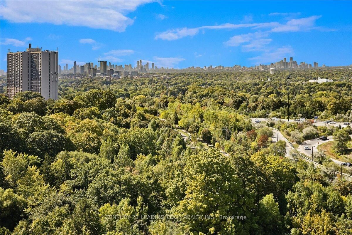 Property Photo: 10 Deerlick Court 1401 ON M3A 0A7