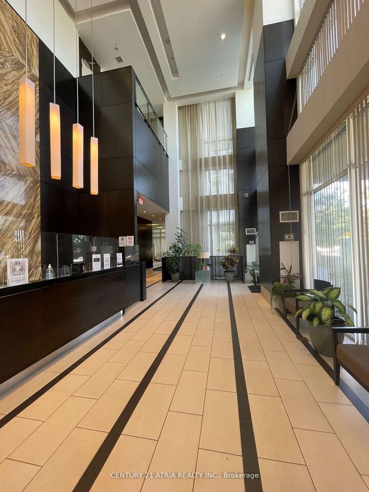 Photo de la propriété: 30 Herons Hill Way N 1504 ON M2J 0A7