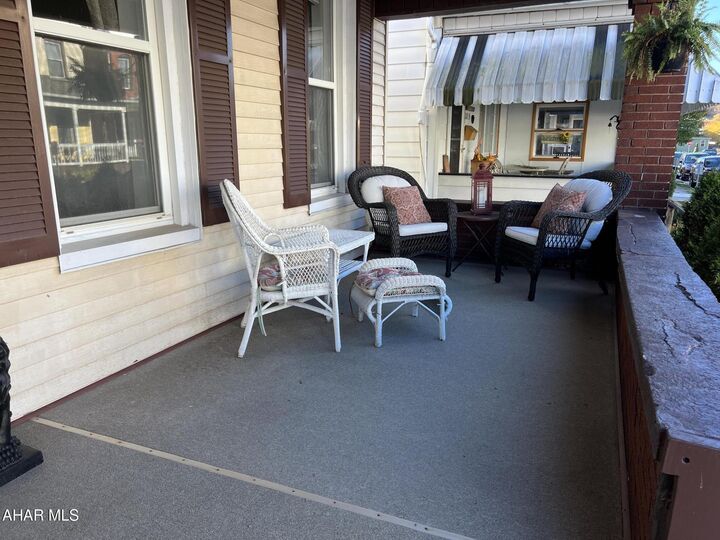 Property Photo: 2817 Oak Avenue PA 16601