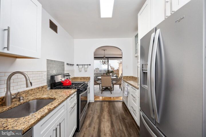 Property Photo:  4141 N Henderson Road 702  VA 22203 