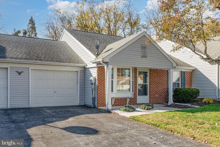 Property Photo:  28 Fieldcrest Drive  PA 17050 