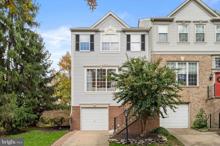 Property Photo:  47593 Sandbank Square  VA 20165 