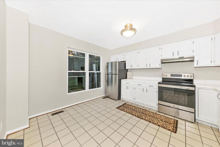 Property Photo: 1 Kinsman View Circle MD 20901