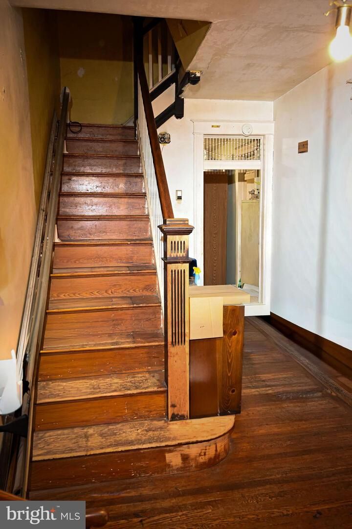 Property Photo:  517 N Edgewood Street  MD 21229 