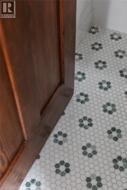 Property Photo:  111 Gladstone Avenue  ON L8M 2H8 