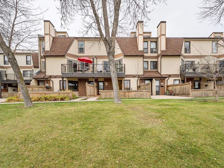 Property Photo:  3050 Pembina Highway  MB R3T 4N1