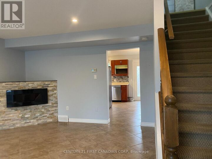 Property Photo: 50 Chapman Court 53 ON N6G 5E1