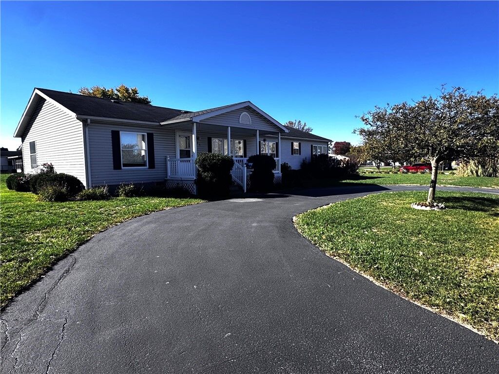 Property Photo: 225 E North Street IL 62510