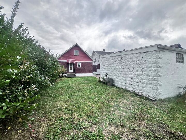 Property Photo:  2911 Wayne Street  PA 16504 