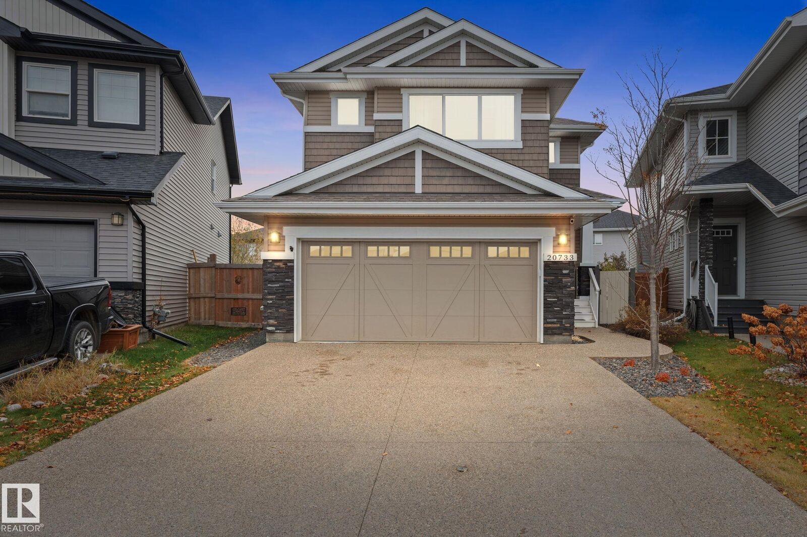 Property Photo:  20733 98A Avenue NW  AB T5T 7G2 