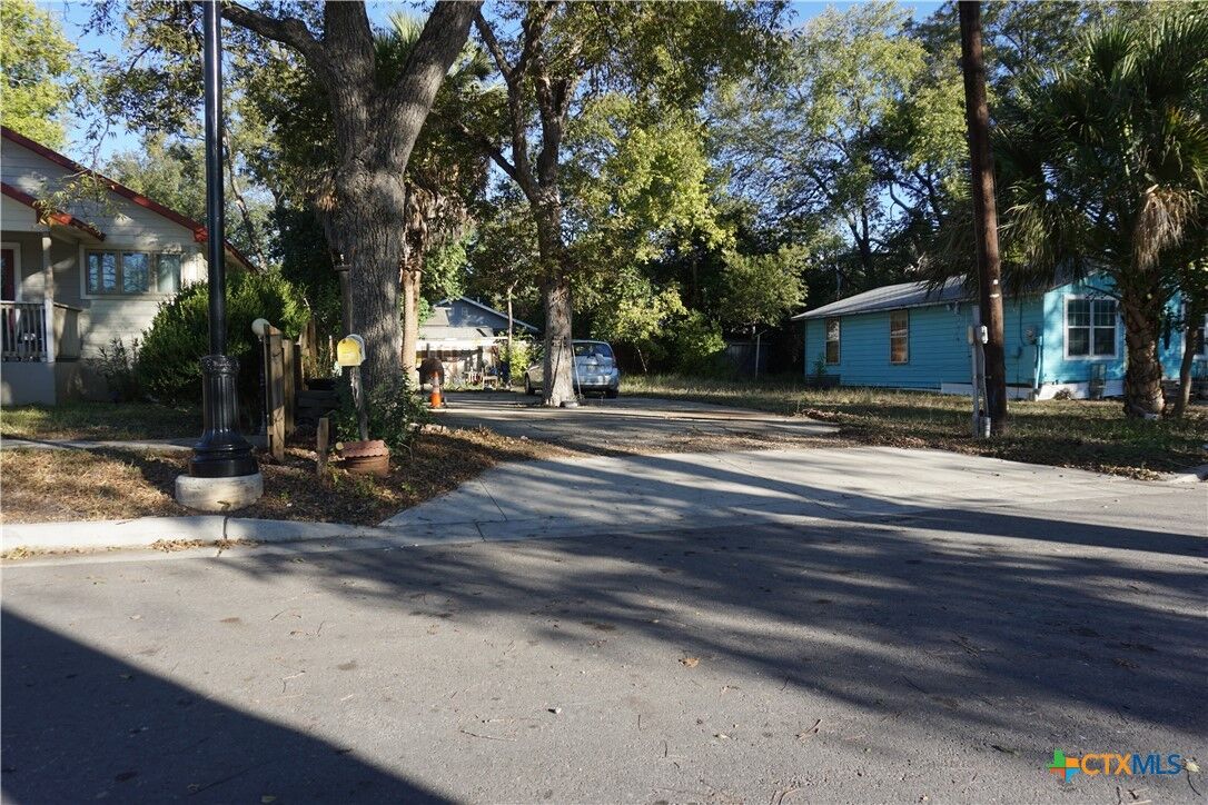 Property Photo:  328 Wavell Street  TX 78666 